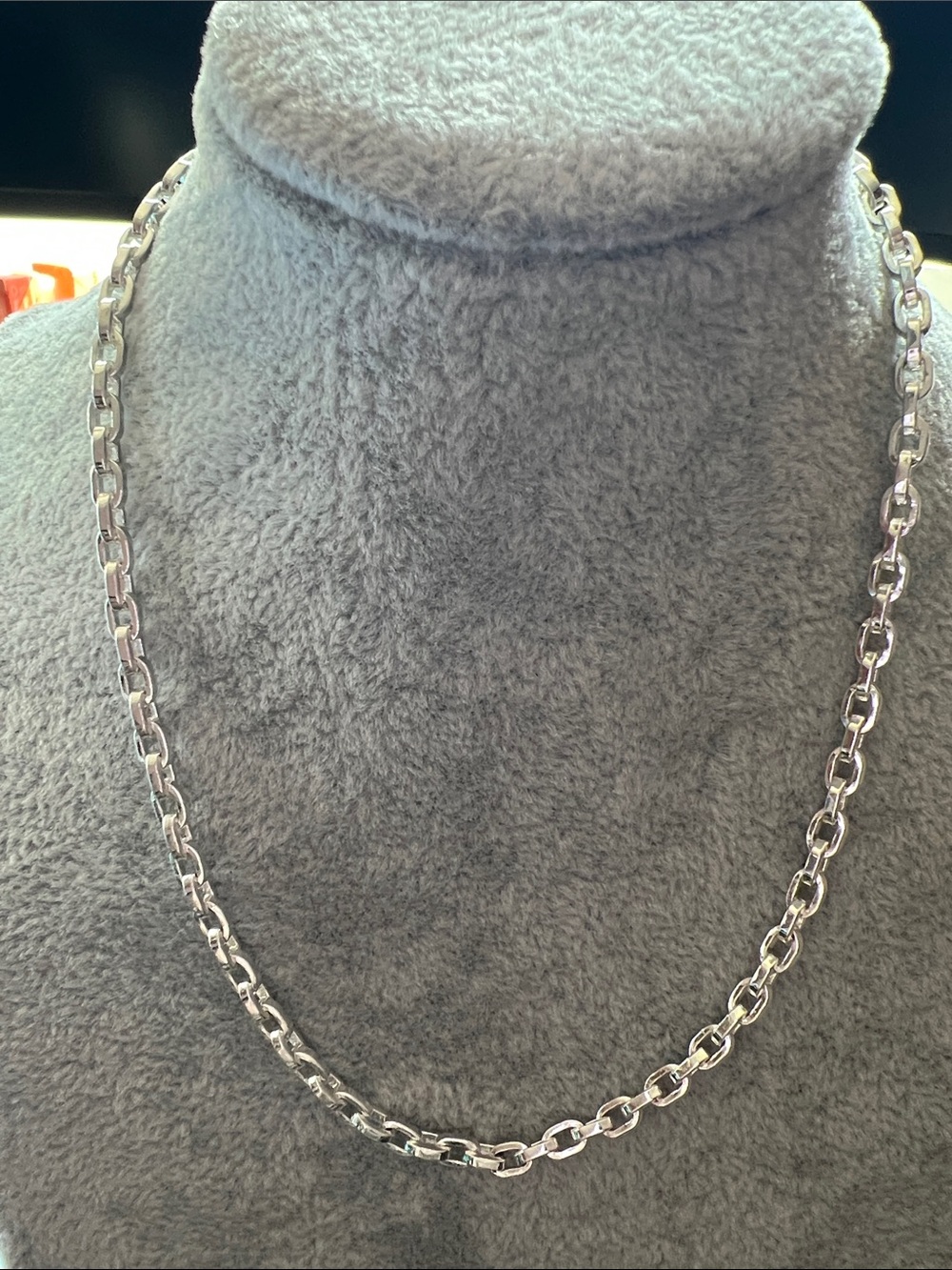 Polished Silver Link Necklace - Timeless Chain for Everyday Wear